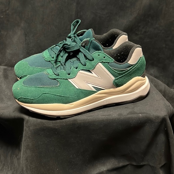 New Balance 57/40 in Mens Sz 10.5 - Picture 1 of 6